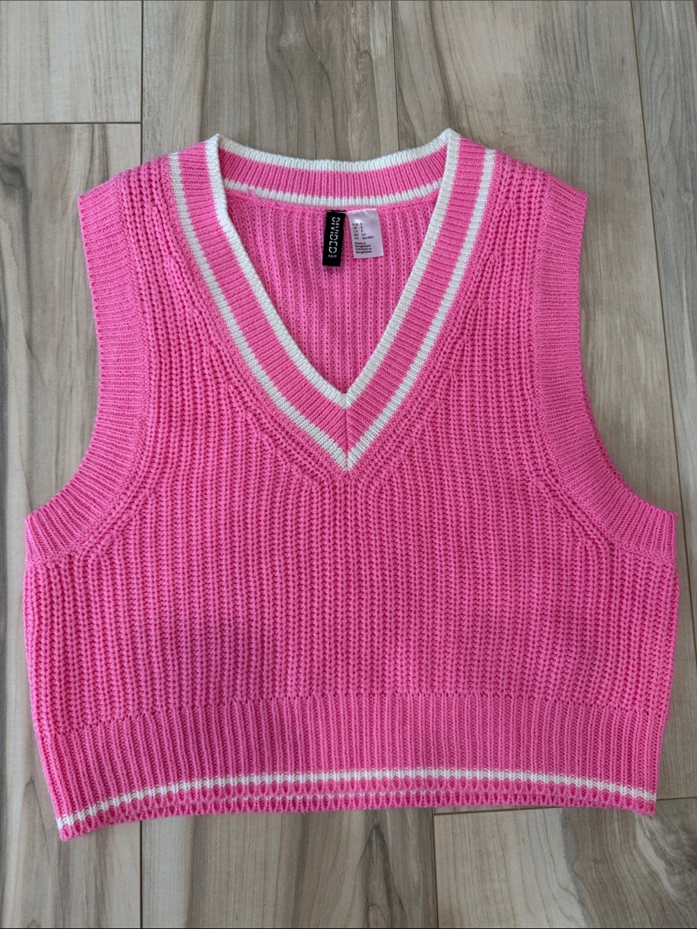 Women's pink knit vest